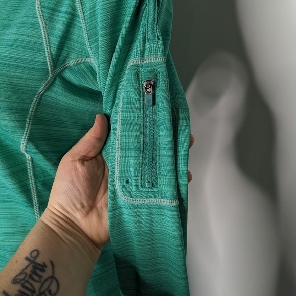 Athleta blue/green 1/3 zip pullover exercise top M - Picture 3 of 8
